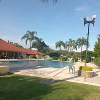 Alberca y área de juegos